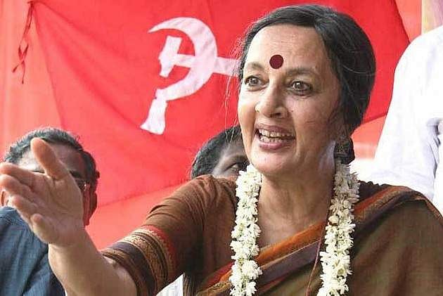 ഇടതു ജനപ്രതിനിധികളില്‍ നിന്ന് ജനം ചിലത് പ്രതീക്ഷിക്കുന്നുണ്ട്; ഇതാണോ പുരോഗമനപരമായ മലയാള സിനിമയെന്ന് ബൃന്ദാ കാരാട്ട്