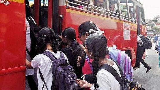 'നീ ഈ വണ്ടിയില്‍ കയറാന്‍ വാ, ഞാന്‍ കാണിച്ചു തരാം'; ഭീഷണിപ്പെടുത്തിയ കണ്ടക്റ്ററുടെ പണി തെറിപ്പിച്ച് വിദ്യാര്‍ത്ഥിനി