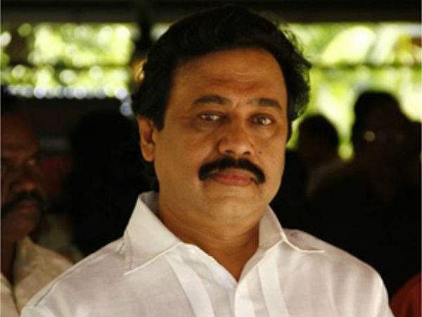 ഇപ്പോഴത്തെ തീരുമാനത്തിന് പിന്നിൽ മുകേഷ് ; ഒരു യുവതാരം മോഹൻലാലിന്റെ ലൊക്കേഷൻ തപ്പി നടക്കുന്നു : വിനയൻ