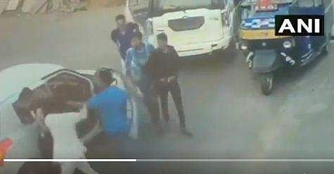 ബിജെപി എംഎല്‍എയുടെ മകന്റെ കാര്‍ ഓവര്‍ടേക്ക് ചെയ്തു; ഡ്രൈവര്‍ക്ക് ക്രൂരമര്‍ദ്ദനം (വീഡിയോ)