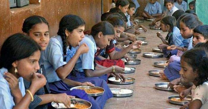 മെനുവില്‍ സ്‌കൂള്‍ ഉച്ച ഭക്ഷണം കേമം; ഭക്ഷണം നല്‍കാന്‍ തുക കിട്ടാതെ സ്‌കൂളുകള്‍ 