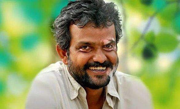 'സൂപ്പര്‍താരങ്ങള്‍ ജീവിതത്തില്‍ ബഫൂണ്‍സാണ്, നമ്മുടെ സ്ത്രീകളാണ് ഉഗ്രന്‍, അവര്‍ എന്ത് ബോള്‍ഡാണ്';  അമ്മ വിവാദത്തില്‍ രാജീവ് രവി