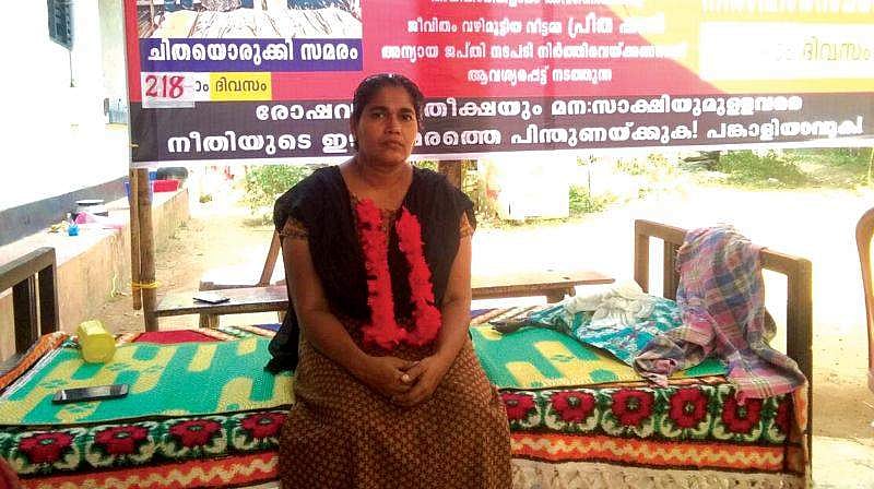 പ്രീതാ ഷാജിയുടെ വീടൊഴിപ്പിക്കല്‍: സര്‍ക്കാരിന് വിമര്‍ശനം, ഉത്തരവ് നടപ്പാക്കാതിരുന്നാല്‍ നിയമസംവിധാനം തകരുമെന്ന് ഹൈക്കോടതി