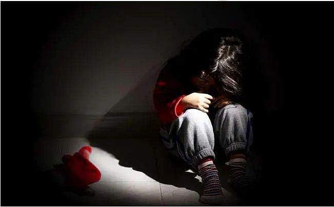 കുട്ടി കരച്ചില്‍ നിര്‍ത്തിയില്ല;വായില്‍ മുളക് പൊടി തേച്ച് അംഗന്‍വാടി ജീവനക്കാരി 