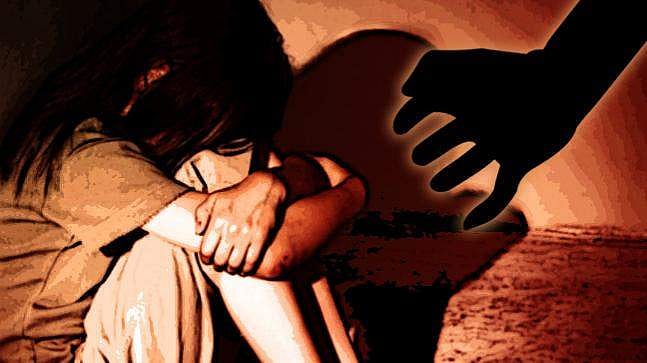 പതിനൊന്നുകാരിയെ 22 പേര്‍ മാസങ്ങളോളം പീഡിപ്പിച്ചു ; 18 പേര്‍ പിടിയില്‍