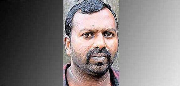 യാത്രക്കാര്‍ വിലക്കിയിട്ടും ആയാള്‍ വിദ്യാര്‍ത്ഥിനികളെ ഉപദ്രവിച്ചു; നാട്ടുകാര്‍ പൊലീസില്‍ ഏല്‍പ്പിച്ചു; യുവാവ് റിമാന്റില്‍