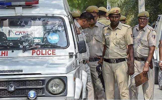 രണ്ടും നാലും എട്ടും വയസുളള സഹോദരിമാര്‍ ദുരൂഹ സാഹചര്യത്തില്‍ മരിച്ചനിലയില്‍;  സംഭവ സ്ഥലത്ത് നിന്ന് ഗുളികകളും മരുന്ന് ബോട്ടിലുകളും കണ്ടെത്തി