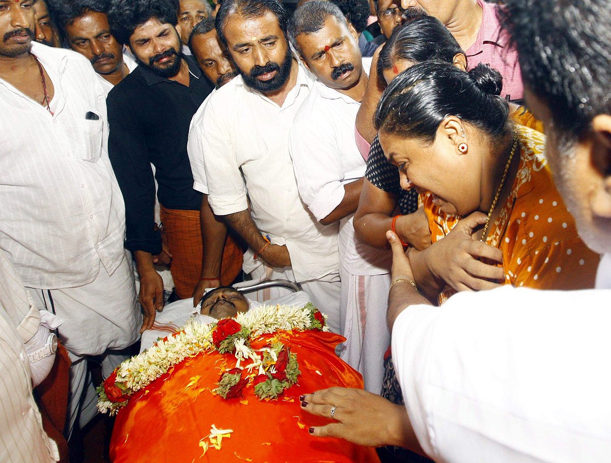 കണ്ണൂര്‍ - എത്ര വേണം ഇനി വെട്ട്