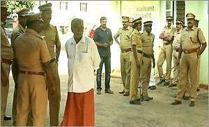 ദമ്പതികളുടെ ആത്മഹത്യ: ചങ്ങനാശേരി എസ്‌ഐക്ക് സ്ഥലം മാറ്റം, വീഴ്ച കണ്ടെത്തിയാല്‍ കര്‍ശന നടപടിയെന്ന് കൊച്ചി റേഞ്ച് ഐജി 