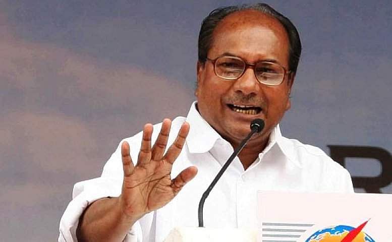 'കോണ്‍ഗ്രസ് തമ്മിലടിച്ച് നശിക്കുന്ന യാദവകുലം, പാര്‍ട്ടിയെ നശിപ്പിച്ചവരെന്ന് വരും തലമുറ ശപിക്കു'മെന്ന് എ കെ ആന്റണി