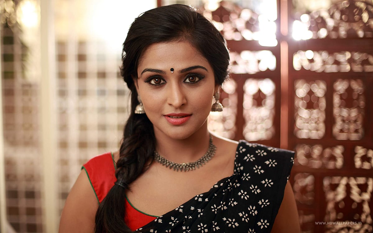 'മലയാളത്തില്‍ അവസരം ലഭിക്കാത്തത് അര്‍ഹിക്കുന്ന ശമ്പളം ചോദിച്ചതുകൊണ്ട്'; തോറ്റുകൊടുക്കാന്‍ തയാറല്ലെന്ന് രമ്യാ നമ്പീശന്‍