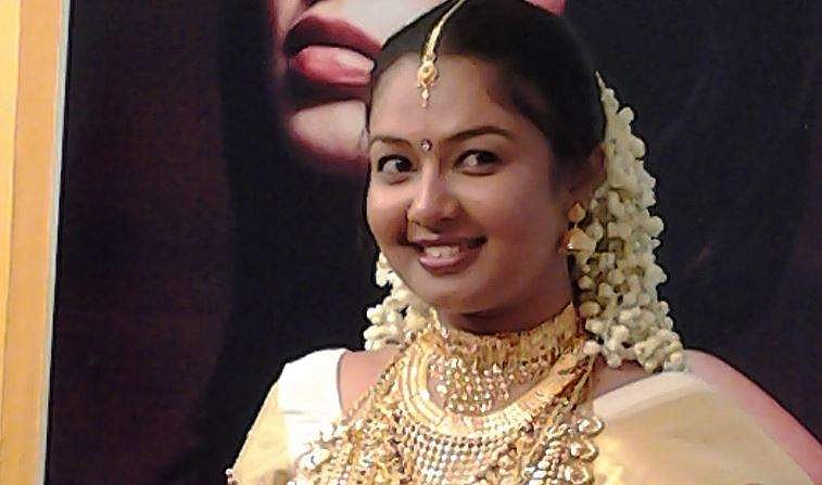 കള്ളനോട്ട് കേസ്: സീരിയല്‍ നടിക്കും കുടുംബത്തിനും രാഷ്ട്രീയക്കാരുമായി അടുത്ത ബന്ധം; ചിലരുടെ സന്ദര്‍ശനം പതിവെന്നും പൊലീസ്