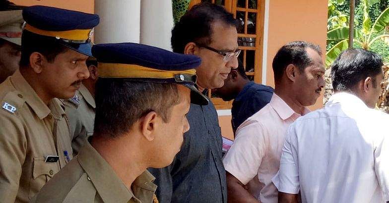 കൊട്ടിയൂര്‍ പീഡന കേസ്; പെണ്‍കുട്ടി നാടകീയമായി കൂറുമാറി; സമ്മതത്തോടെയാണ് ബന്ധപ്പെട്ടതെന്ന് മൊഴി 