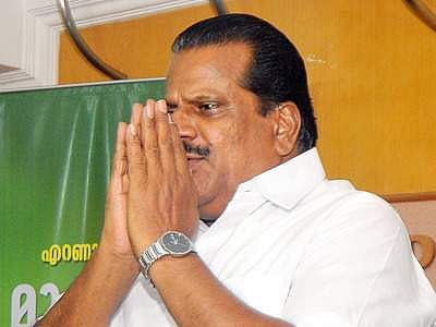 ഇ പി ജയരാജന് രണ്ടാമൂഴം ; മന്ത്രിയായി സത്യപ്രതിജ്ഞ ചെയ്തു