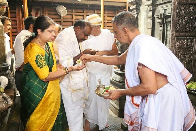 മുഖ്യമന്ത്രിയായി അധികാരമേറ്റിട്ട് 82 ദിവസം; കുമാരസ്വാമി സന്ദര്ശിച്ചത് 40 ക്ഷേത്രങ്ങള് !