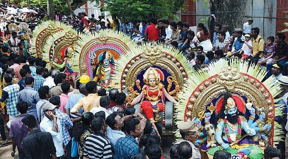 കനത്ത മഴ: തൃപ്പൂണിത്തുറ അത്തച്ചമയ ഘോഷയാത്ര റദ്ദാക്കി
