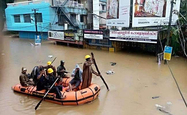 രക്ഷാപ്രവര്‍ത്തനം അവസാനഘട്ടത്തില്‍ ; പമ്പാ തീരത്തുള്ളവര്‍ക്ക് അതീവ ജാഗ്രത നിര്‍ദേശം , പ്രളയക്കെടുതി ചര്‍ച്ച ചെയ്യാന്‍ നാളെ സര്‍വകക്ഷിയോഗം