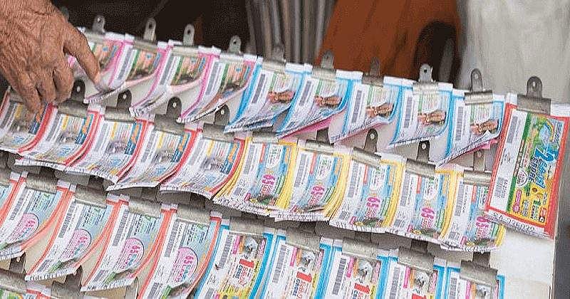 പ്രളയക്കെടുതി നേരിടാനും കേരളത്തിന്റെ പുനർനിർമാണത്തിനും പണം കണ്ടെത്താൻ ലോട്ടറി; രക്ഷാപ്രവർത്തകർക്ക് ആദരം
