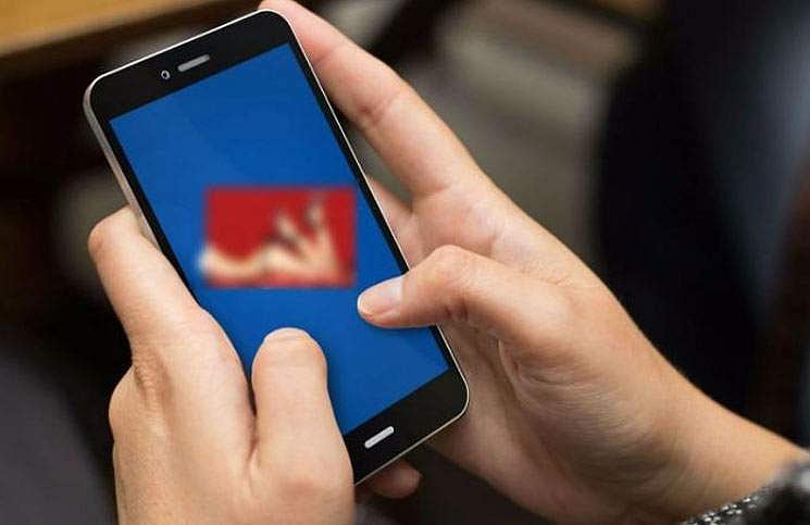 മുൻ കാമുകിയുമൊത്തുള്ള അശ്ലീല ചിത്രങ്ങൾ ഇന്റർനെറ്റിൽ പ്രചരിപ്പിച്ചു, ഭർത്താവിന് അയച്ചുകൊടുത്തും പ്രതികാരം ; യുവാവ് അറസ്റ്റിൽ