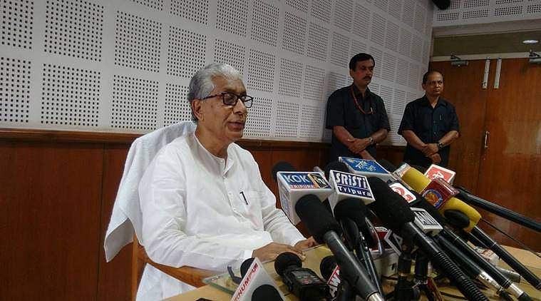 കേരളത്തിനായി ഫണ്ട് സ്വരൂപിച്ചു; മണിക് സര്‍ക്കാരിനെ കള്ളനെന്നും പിടിച്ചു പറിക്കാരനെന്നും ആക്ഷേപിച്ച് ഫെയ്‌സ് ബുക്ക് പോസ്റ്റ്