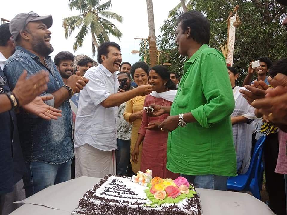 ഇരുപത്തിയൊന്നാം വിവാഹവാര്‍ഷികത്തില്‍ സലീം കുമാറിന് നാവില്‍ മധുരവുമായി മമ്മൂട്ടി