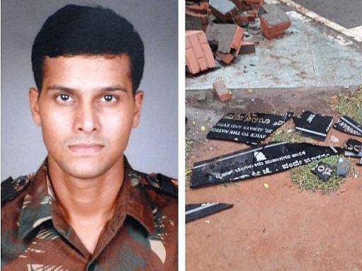 മേജര്‍ സന്ദീപ് ഉണ്ണികൃഷ്ണന്റെ സ്മാരകശില തകര്‍ത്തു; പ്രതിഷേധം ശക്തം, അക്രമികള്‍ക്കെതിരെ ശക്തമായ നടപടി സ്വീകരിക്കണമെന്ന് സൈനികര്‍ 