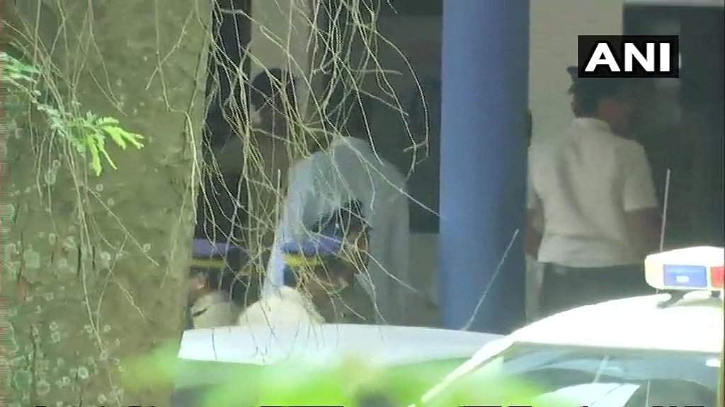 ഫ്രാങ്കോ മുളയ്ക്കല് ഹാജരായി ; ചോദ്യം ചെയ്യല് തൃപ്പൂണിത്തുറ ക്രൈംബ്രാഞ്ച് ഓഫീസിലെ ഹൈടെക് സെല്ലില്, മുഖഭാവങ്ങളും ശരീര ചലനങ്ങളും നിരീക്ഷിക്കും