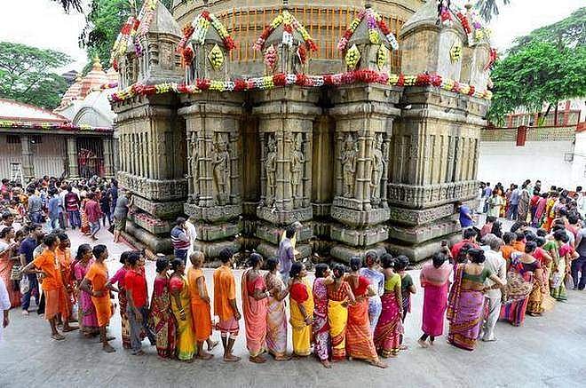 വിലക്ക് സ്ത്രീകള്‍ക്ക് മാത്രമല്ല, പുരുഷന്മാര്‍ക്കുമുണ്ട്; പുരുഷന്മാര്‍ക്ക് അയിത്തം കല്‍പ്പിച്ച ചില ക്ഷേത്രങ്ങളെക്കുറിച്ച്