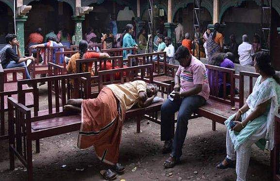 എലിപ്പനിയില്‍ വിറച്ച് കേരളം; പ്രതിരോധ മരുന്ന് എത്താതെ പ്രളയബാധിത പ്രദേശങ്ങള്‍; ഇന്നലെ മാത്രം എട്ടു മരണം