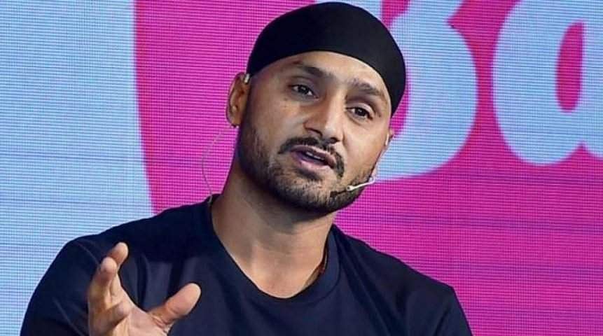 'ക്രിക്കറ്റില്‍ കാര്യമായ ഒരു നേട്ടവും പറയാനില്ലാത്തവര്‍ രോഹിതിനെയും കോഹ്‌ലിയെയും വിധിക്കുന്നു'; ഒളിയമ്പുമായി ഹര്‍ഭജന്‍ 