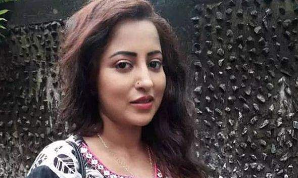 ഭര്‍ത്താവില്‍ നിന്ന് പിരിഞ്ഞ് കഴിഞ്ഞിരുന്ന നടി കടുത്ത മാനസിക സമ്മര്‍ദ്ദത്തിലായിരുന്നു; ദുരൂഹതയേറി നടിയുടെ മരണം