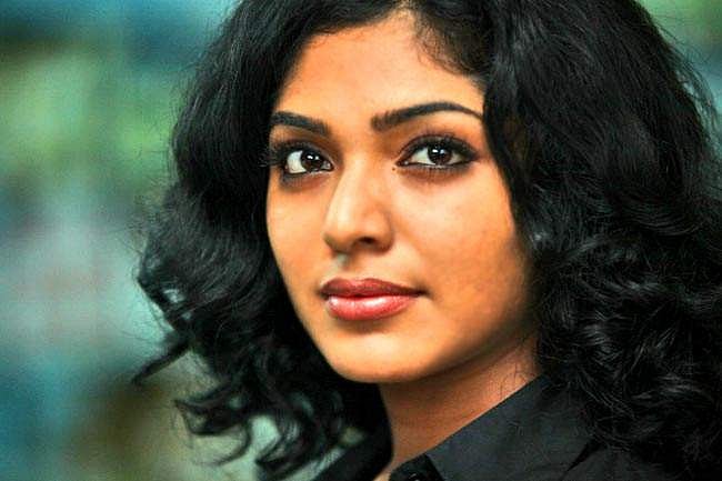 വരും കാലം നമ്മുടെ കയ്യിലാണ്, അതിനാണ് നാം ഇവിടെ അണിചേര്‍ന്നത്; വനിതാ മതിലില്‍ റിമ 