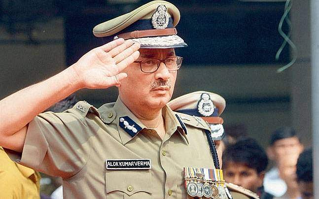 സിബിഐയില്‍ കൂട്ടസ്ഥലമാറ്റം; അസ്താനയ്‌ക്കെതിരെ പുതിയ അന്വേഷണസംഘം; കടുപ്പിച്ച് അലോക് വര്‍മ്മ