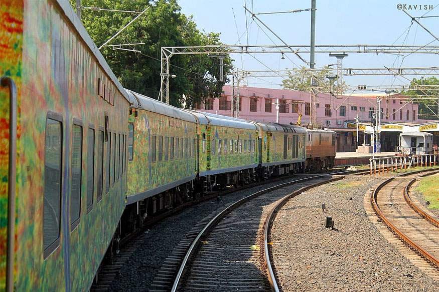 തുരന്തോ എക്സ്പ്രസിൽ വൻ കവർച്ച ; യാത്രക്കാരെ കൊള്ളയടിച്ചത് പത്തോളം ആയുധധാരികൾ