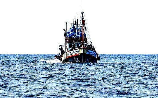 ഭക്ഷണവും ഇന്ധനവും തീര്‍ന്നു? മുനമ്പം സംഘം ഇന്തൊനേഷ്യന്‍ തീരത്തേക്കെന്ന് സൂചന
