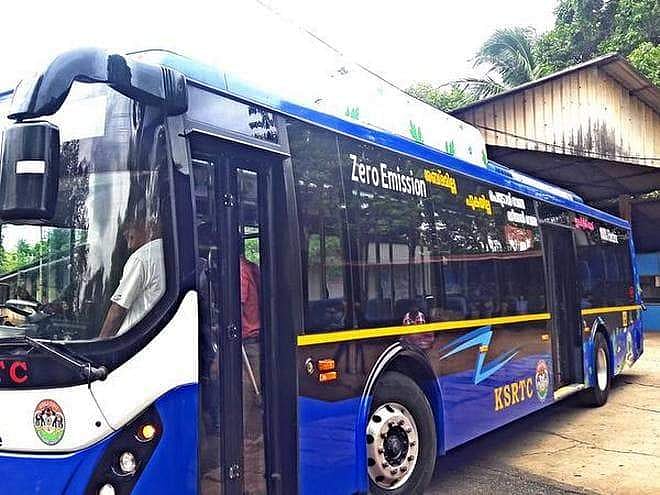 തിരുവനന്തപുരം- എറണാകുളം റൂട്ടിൽ കെഎസ്ആർടിസിയുടെ അതിവേ​ഗ എ സി ബസുകൾ; അ‍ഞ്ചു സ്റ്റോപ്പുകൾ മാത്രം, കണ്ടക്ടർമാരില്ല