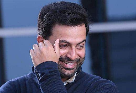 'ലൂസിഫറിനെ വെടിവച്ചു കൊന്ന് കാനിലാക്കി' ; വെള്ളം കുടിപ്പിച്ച് വീണ്ടും പൃഥ്വിരാജിന്റെ ഇംഗ്ലീഷ് , പരിഭാഷ കണ്ട്  ചിരിച്ച് മറിഞ്ഞ് താരവും
