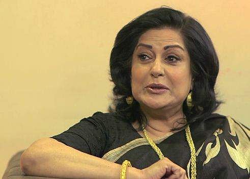 ജീന്‍സ് ഇടാതെ മര്യാദയ്ക്കുള്ള വസ്ത്രമിടൂ ;  മാധ്യമപ്രവര്‍ത്തകയെ 'ഉപദേശിച്ച് ' നടി  മൗഷ്മി ചാറ്റര്‍ജി 