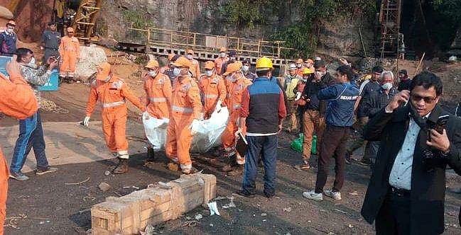 മേഘാലയ ഖനി ദുരന്തം : 42-ാം ദിവസം ഒരു മൃതദേഹം പുറത്തെത്തിച്ചു ; ഏതാനും അസ്ഥികൂടങ്ങള്‍ കണ്ടെത്തിയതായും റിപ്പോര്‍ട്ട്