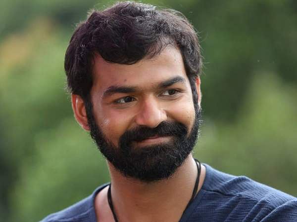 'നമ്മളൊക്കെ മനുഷ്യന്മാരല്ലേ'... ; ചുരുണ്ട മുടിയുള്ള മെലിഞ്ഞ ആ ചെറുപ്പക്കാരന്‍ നടന്നുപോയി