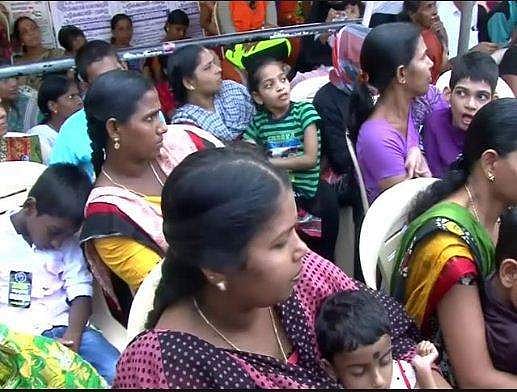 കാസര്‍കോട്ടെ അമ്മമാര്‍ വീണ്ടും സെക്രട്ടറിയേറ്റ് പടിക്കല്‍; ആവശ്യങ്ങള്‍ നേടിയെടുക്കുന്നതുവരെ പട്ടിണിസമരം