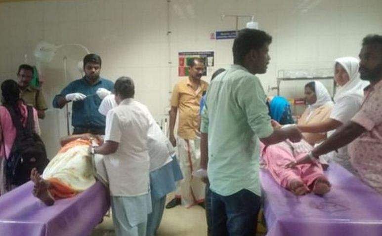 മത്സര ഓട്ടം നടത്തിയ സ്വകാര്യ ബസുകൾ കൂട്ടിയിടിച്ചു; 12 പേർക്ക് പരിക്ക് 