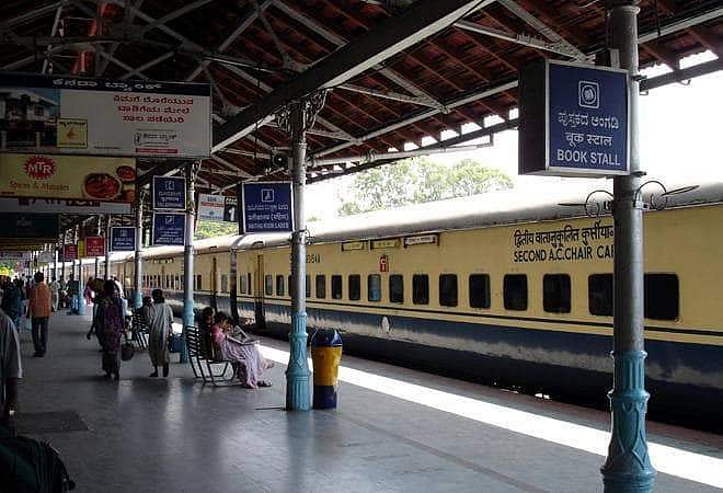 150 തീവണ്ടികളും 50 റെയില്വേ സ്റ്റേഷനുകളും സ്വകാര്യകമ്പനികൾക്ക്