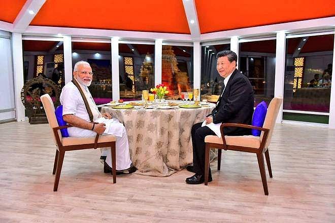 മട്ടൻ ഉലർത്തിയതും, മട്ടൻ ബിരിയാണിയുമൊക്കെയുണ്ട് ; പക്ഷെ തിളങ്ങിയത് മലബാർ സ്റ്റൈൽ കദളി ചെമ്മീൻ കറി 