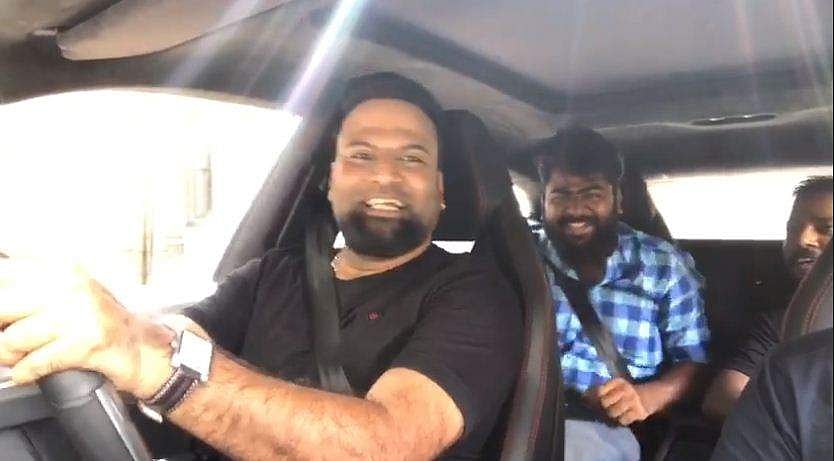 ലംബോര്‍ഗിനി ഉറുസ് ഓടിച്ച് ടിനി ടോം, മാരുതി സ്വിഫ്റ്റാണെന്ന് വിഷ്ണുവിന്റെ കമന്റ്; വിഡിയോ