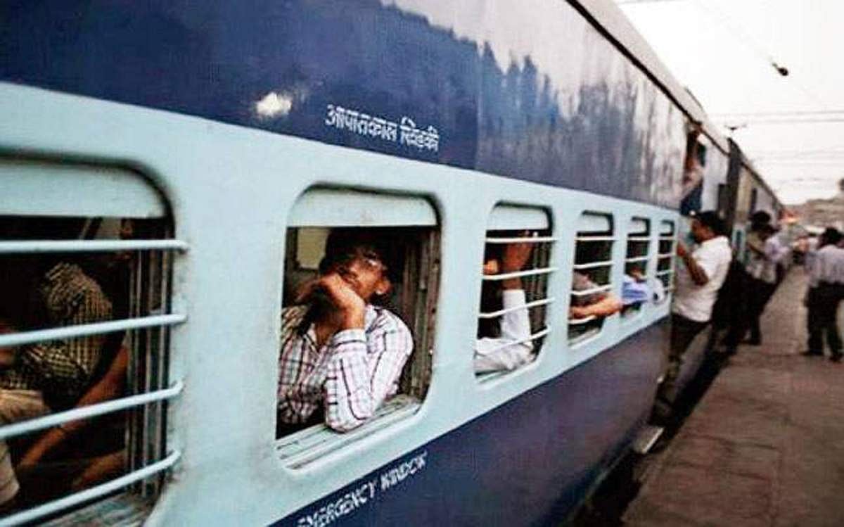 ഓടുന്ന ട്രെയിനില്‍ ചാടിക്കയറുകയോ, ചാടിയിറങ്ങുകയോ ചെയ്താല്‍ ഇനി ജയിലിലാകും ; കര്‍ശനനടപടിയുമായി റെയില്‍വേ