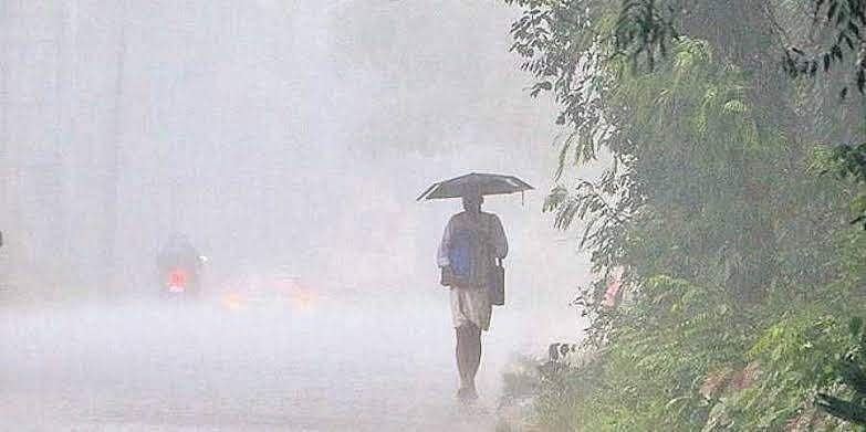ന്യൂനമര്‍ദം ശക്തമാകുന്നു; ഇന്ന് വ്യാപക മഴയ്ക്ക് സാധ്യത; നാല് ജില്ലകളില്‍ യെല്ലോ അലേര്‍ട്ട്; കടലില്‍ പോകരുതെന്ന് മുന്നറിയിപ്പ്