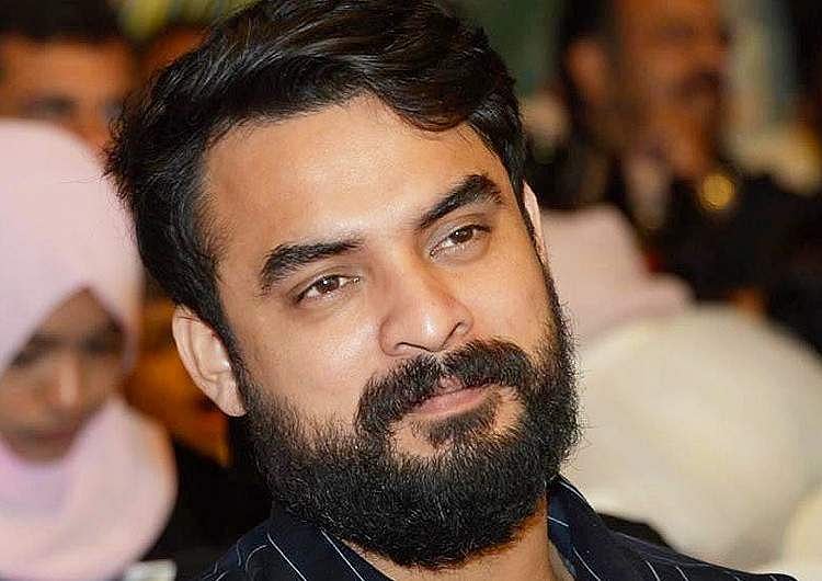 'ഇനിയും തുടരരുത്, തിരുത്തിയില്ലെങ്കില്‍ പുതുതലമുറ കണ്ടുനില്‍ക്കില്ല'; മുന്നറിയിപ്പുമായി ടൊവിനോ