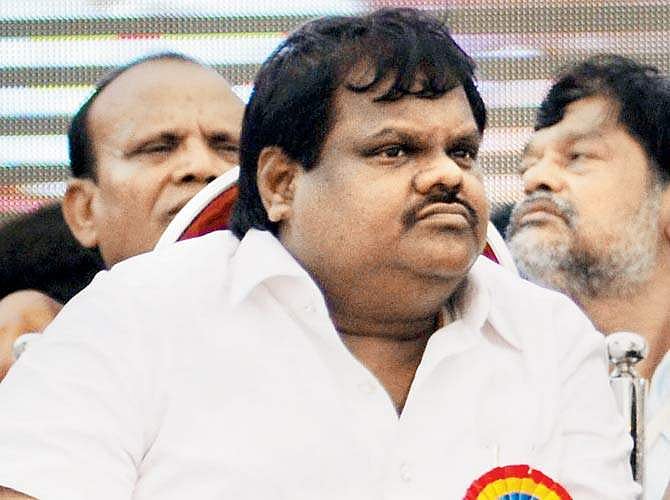 ഛോട്ടാ രാജന്റെ സഹോദരന്‍ മഹാരാഷ്ട്രയില്‍ എന്‍ഡിഎ സ്ഥാനാര്‍ത്ഥി