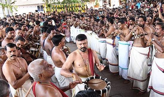 പ്രമാണിയാവാന്‍ ആറാം തവണയും ജയറാം എത്തി; ആവേശക്കൊടുമുടിയില്‍ പവിഴമല്ലിത്തറ മേളം